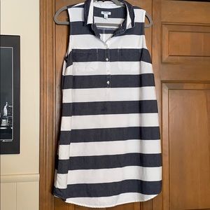 Sleeveless shirt dress